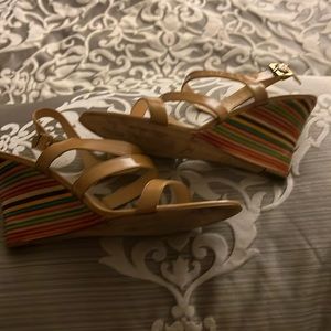Kate Spade Tan sandals with multicolored wedge heels, size 10